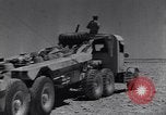 Immagine di Serbatoio britannico retriever Il Nord Africa, 1943, secondo 22 filmato di repertorio 65675030882