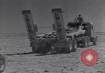 Immagine di Serbatoio britannico retriever Il Nord Africa, 1943, secondo 37 filmato di repertorio 65675030882