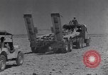 Immagine di Serbatoio britannico retriever Il Nord Africa, 1943, secondo 38 filmato di repertorio 65675030882