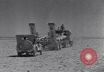 Immagine di Serbatoio britannico retriever Il Nord Africa, 1943, secondo 41 filmato di repertorio 65675030882