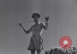 Immagine di Serbatoio britannico retriever Il Nord Africa, 1943, secondo 62 filmato di repertorio 65675030882