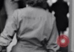 Standbild Women's Army Corps WAC Stafford England, 1943, aus Sekunde 29 historischem Filmmaterial Videoclip 65675030884