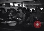 Standbild Women's Army Corps WAC Stafford England, 1943, aus Sekunde 35 historischem Filmmaterial Videoclip 65675030884