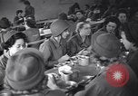 Standbild Women's Army Corps WAC Stafford England, 1943, aus Sekunde 40 historischem Filmmaterial Videoclip 65675030884