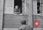 Standbild Women's Army Corps WAC Stafford England, 1943, aus Sekunde 59 historischem Filmmaterial Videoclip 65675030884