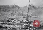 Immagine di Aviosuperficie di giapponese e piani a Lae distrutta dai bombardieri alleati Nuova Guinea, 1943, secondo 29 filmato di repertorio 65675030887