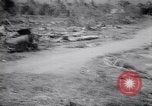 Immagine di Aviosuperficie di giapponese e piani a Lae distrutta dai bombardieri alleati Nuova Guinea, 1943, secondo 47 filmato di repertorio 65675030887