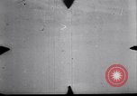 Standbild der amerikanischen und japanischen Air Combat New Guinea, 1943, aus Sekunde 32 historischem Filmmaterial Videoclip 65675030888
