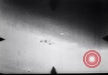 Standbild der amerikanischen und japanischen Air Combat New Guinea, 1943, aus Sekunde 60 historischem Filmmaterial Videoclip 65675030888