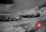Immagine di B-25 bombardamento road Colletta Italia, 1943, secondo 6 filmato di repertorio 65675030890