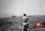 Immagine di B-25C bomber crash Salerno Italia, 1943, secondo 11 filmato di repertorio 65675030892