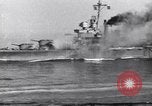 Standbild Cruiser Savannah von deutschen Radio-geführte Bombe getroffen Agropoli Italien, 1943, aus Sekunde 3 historischem Filmmaterial Videoclip 65675030902