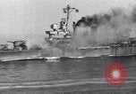 Standbild Cruiser Savannah von deutschen Radio-geführte Bombe getroffen Agropoli Italien, 1943, aus Sekunde 5 historischem Filmmaterial Videoclip 65675030902