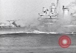 Standbild Cruiser Savannah von deutschen Radio-geführte Bombe getroffen Agropoli Italien, 1943, aus Sekunde 9 historischem Filmmaterial Videoclip 65675030902