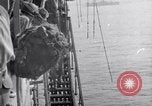 Standbild Cruiser Savannah von deutschen Radio-geführte Bombe getroffen Agropoli Italien, 1943, aus Sekunde 14 historischem Filmmaterial Videoclip 65675030902
