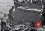 Standbild Cruiser Savannah von deutschen Radio-geführte Bombe getroffen Agropoli Italien, 1943, aus Sekunde 26 historischem Filmmaterial Videoclip 65675030902