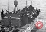 Standbild Cruiser Savannah von deutschen Radio-geführte Bombe getroffen Agropoli Italien, 1943, aus Sekunde 28 historischem Filmmaterial Videoclip 65675030902