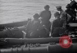 Standbild Cruiser Savannah von deutschen Radio-geführte Bombe getroffen Agropoli Italien, 1943, aus Sekunde 31 historischem Filmmaterial Videoclip 65675030902