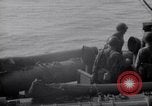 Standbild Cruiser Savannah von deutschen Radio-geführte Bombe getroffen Agropoli Italien, 1943, aus Sekunde 32 historischem Filmmaterial Videoclip 65675030902