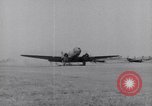 Image C-47 Aéronefs Paestum Italie, 1943, de la seconde 6 séquences d'archives historiques vidéo 65675030903