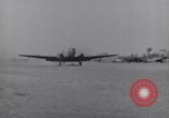 Image C-47 Aéronefs Paestum Italie, 1943, de la seconde 20 séquences d'archives historiques vidéo 65675030903