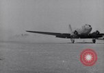 Image C-47 Aéronefs Paestum Italie, 1943, de la seconde 22 séquences d'archives historiques vidéo 65675030903