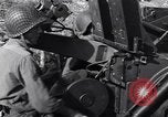 Standbild German 20mm Flak gun Salerno Italien, 1943, aus Sekunde 30 historischem Filmmaterial Videoclip 65675030907