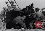 Standbild German 20mm Flak gun Salerno Italien, 1943, aus Sekunde 57 historischem Filmmaterial Videoclip 65675030907