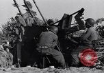 Standbild German 20mm Flak gun Salerno Italien, 1943, aus Sekunde 58 historischem Filmmaterial Videoclip 65675030907