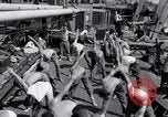 Immagine di Soldati britannici facendo calisthenics Sicilia Italia, 1943, secondo 27 filmato di repertorio 65675030909