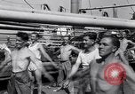Immagine di Soldati britannici facendo calisthenics Sicilia Italia, 1943, secondo 33 filmato di repertorio 65675030909