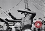 Immagine di Soldati britannici facendo calisthenics Sicilia Italia, 1943, secondo 36 filmato di repertorio 65675030909