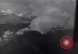 Immagine di Alimentazione antenna in gocce Teatro pacifico, 1943, secondo 10 filmato di repertorio 65675030915