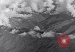 Immagine di Alimentazione antenna in gocce Teatro pacifico, 1943, secondo 17 filmato di repertorio 65675030915