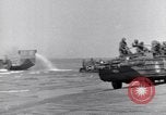Immagine di US Army in atterraggio a Red Beach Paestum Italia, 1943, secondo 51 filmato di repertorio 65675030918