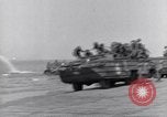 Immagine di US Army in atterraggio a Red Beach Paestum Italia, 1943, secondo 52 filmato di repertorio 65675030918
