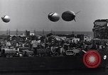 Standbild Laden LCI Landing Crafts Infanterie Paestum Italien, 1943, aus Sekunde 12 historischem Filmmaterial Videoclip 65675030920