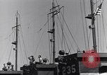 Standbild Laden LCI Landing Crafts Infanterie Paestum Italien, 1943, aus Sekunde 27 historischem Filmmaterial Videoclip 65675030920