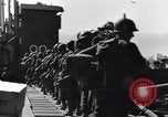 Standbild Laden LCI Landing Crafts Infanterie Paestum Italien, 1943, aus Sekunde 34 historischem Filmmaterial Videoclip 65675030920