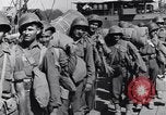 Standbild Laden LCI Landing Crafts Infanterie Paestum Italien, 1943, aus Sekunde 40 historischem Filmmaterial Videoclip 65675030920