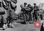 Standbild Laden LCI Landing Crafts Infanterie Paestum Italien, 1943, aus Sekunde 51 historischem Filmmaterial Videoclip 65675030920