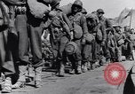 Standbild Laden LCI Landing Crafts Infanterie Paestum Italien, 1943, aus Sekunde 55 historischem Filmmaterial Videoclip 65675030920