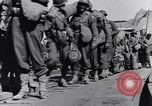 Standbild Laden LCI Landing Crafts Infanterie Paestum Italien, 1943, aus Sekunde 56 historischem Filmmaterial Videoclip 65675030920