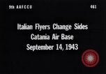Image italien d'avions et d'équipages reddition à l'aérodrome de Catane Catania Sicile Italie, 1943, de la seconde 7 séquences d'archives historiques vidéo 65675030939