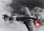 Image italien d'avions et d'équipages reddition à l'aérodrome de Catane Catania Sicile Italie, 1943, de la seconde 14 séquences d'archives historiques vidéo 65675030939