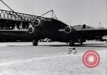 Image italien d'avions et d'équipages reddition à l'aérodrome de Catane Catania Sicile Italie, 1943, de la seconde 31 séquences d'archives historiques vidéo 65675030939