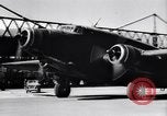 Image italien d'avions et d'équipages reddition à l'aérodrome de Catane Catania Sicile Italie, 1943, de la seconde 35 séquences d'archives historiques vidéo 65675030939