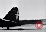 Image italien d'avions et d'équipages reddition à l'aérodrome de Catane Catania Sicile Italie, 1943, de la seconde 41 séquences d'archives historiques vidéo 65675030939