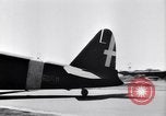 Image italien d'avions et d'équipages reddition à l'aérodrome de Catane Catania Sicile Italie, 1943, de la seconde 43 séquences d'archives historiques vidéo 65675030939