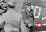 Image italien d'avions et d'équipages reddition à l'aérodrome de Catane Catania Sicile Italie, 1943, de la seconde 51 séquences d'archives historiques vidéo 65675030939